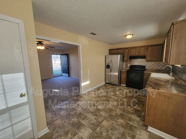 Building Photo - 116 Magnolia Dr