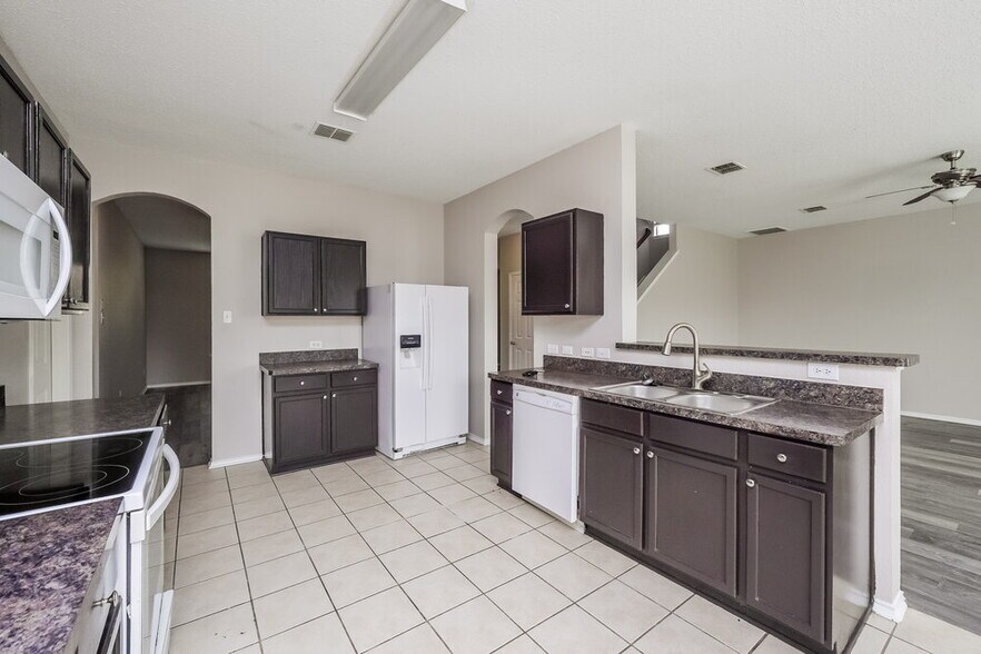 Building Photo - 2104 Aster Trail