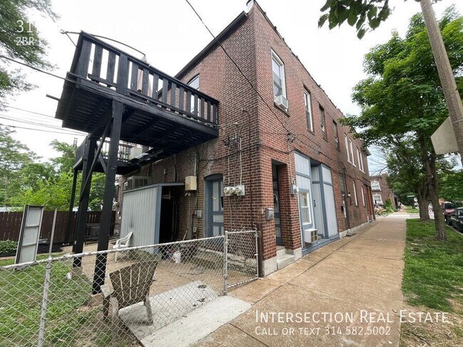 Building Photo - 3172 Oak Hill Ave