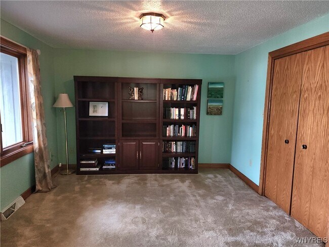 Building Photo - 36 Braunview Way