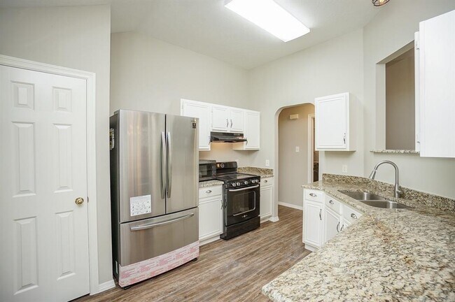 Building Photo - 6330 Diamond Rock Dr