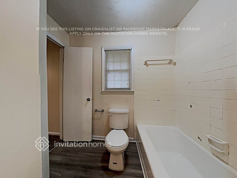 Building Photo - 4657 Cresant Ln