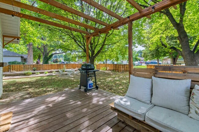 Building Photo - 1419 Fairview Ave