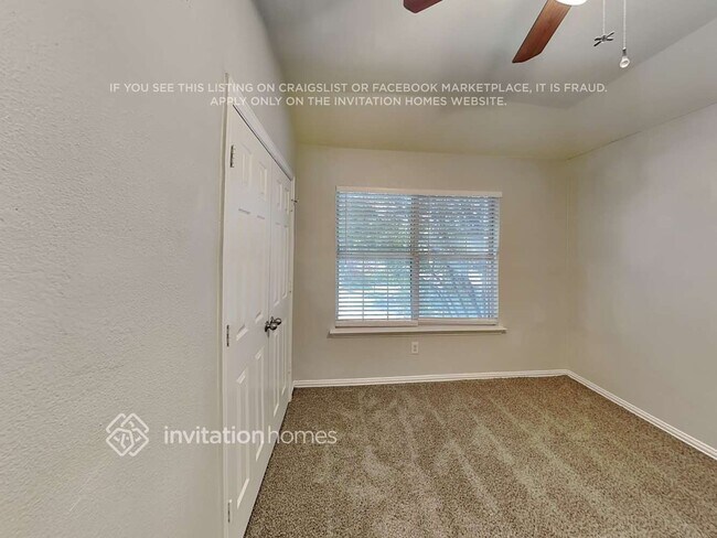 Building Photo - 1525 Swan Lake Dr