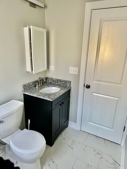 Bathroom - 2501 Grove St