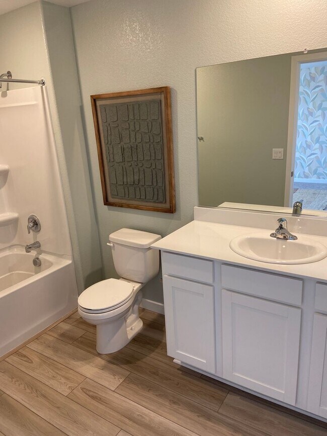 Building Photo - 4 Bdrm, 2.5 bath Solar home - Pradera Ranch Community