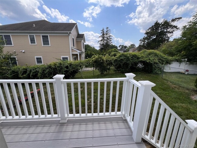 Building Photo - 112 2nd St