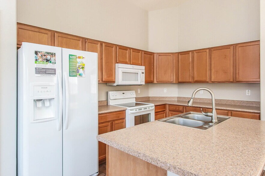 Building Photo - 3329 W Wayland Dr