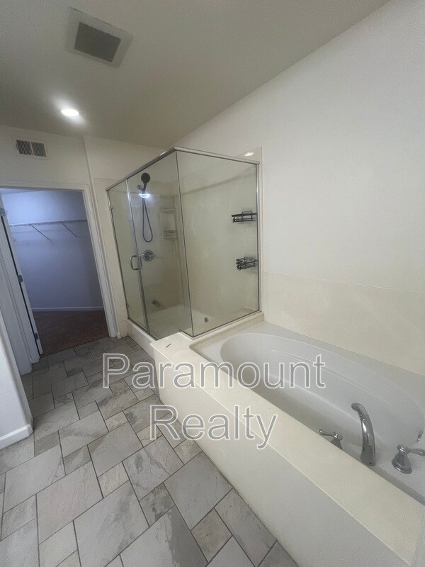 Building Photo - 700 S Abel St