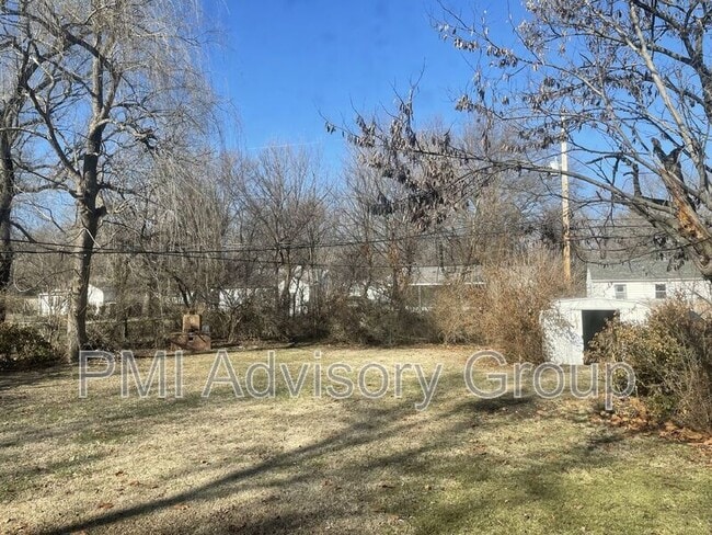 Building Photo - 2424 SW 25th Dr