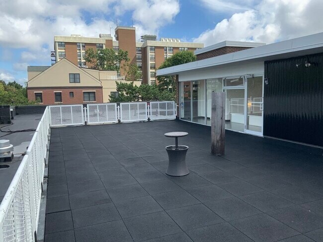 Building Photo - 41 Park St