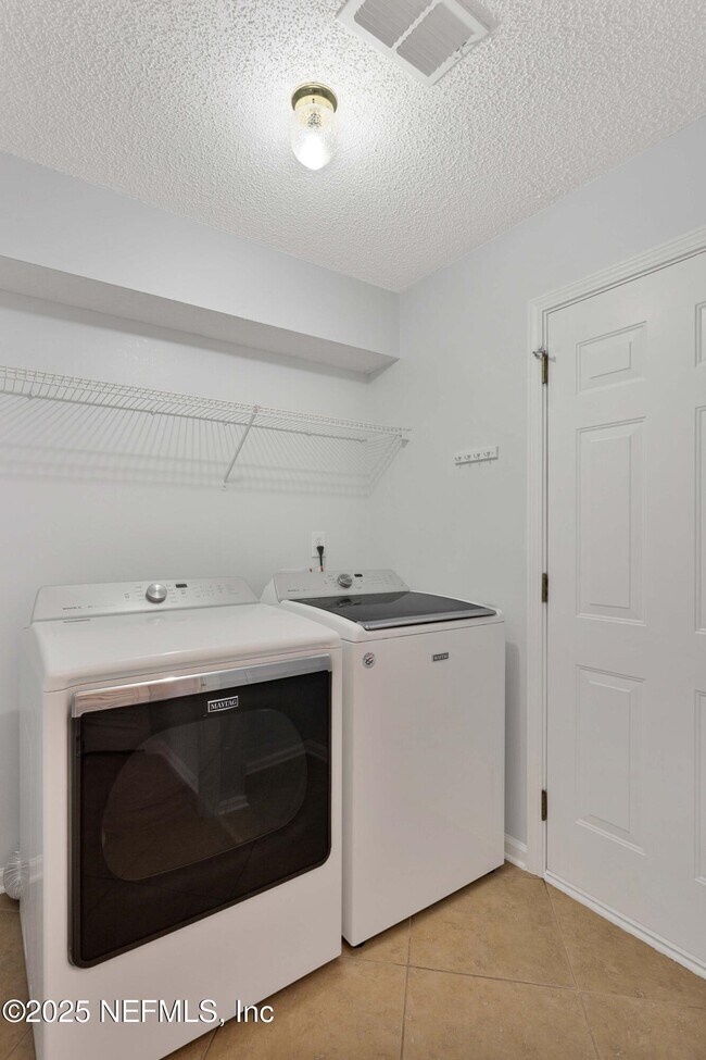 Building Photo - 1410 Runes Ct