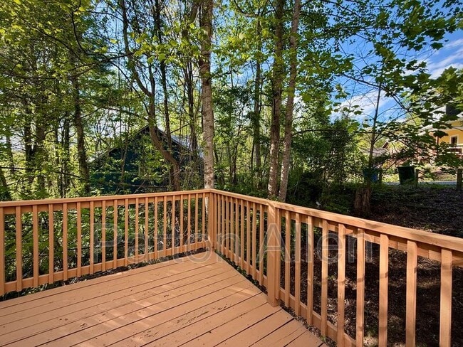 Building Photo - 92 Westover Dr