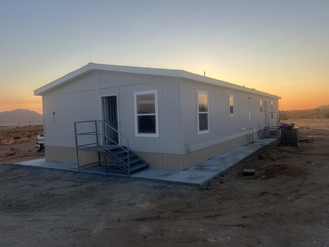 Building Photo - 9175 Alamo Ave