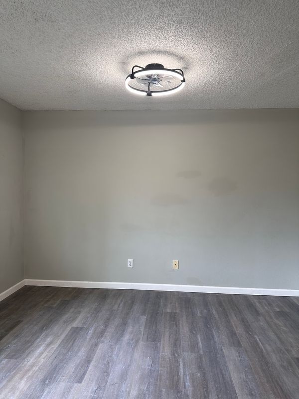 Building Photo - 1601 Big Tree Rd