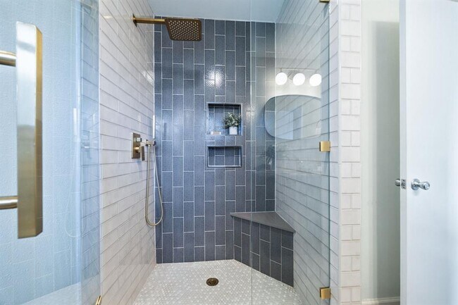 Building Photo - 1406 Radam Cir