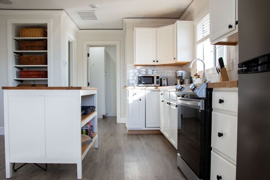 Building Photo - 37645 Vía De Los Arboles