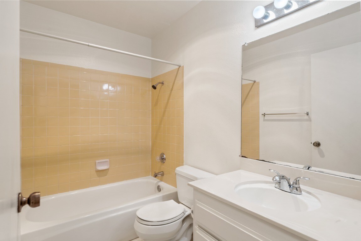 Building Photo - 247 N Capitol Ave