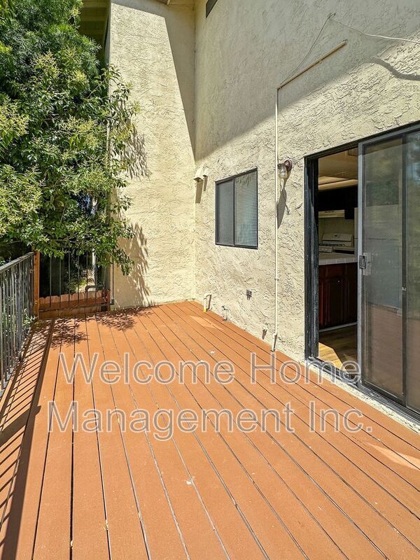 Building Photo - 15609 Via Granada
