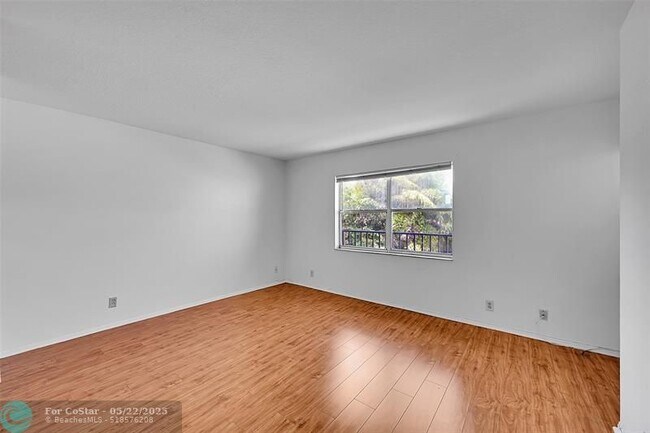 Building Photo - 9186 NW 40th St