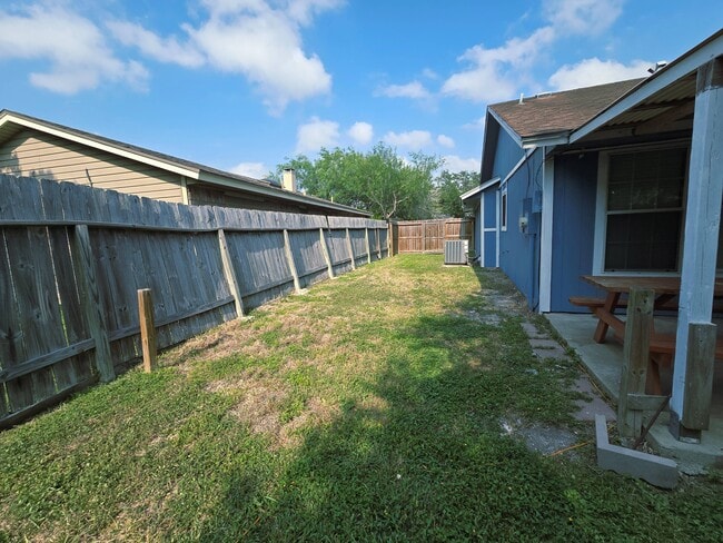 Building Photo - 3149 Crest Colony Ln