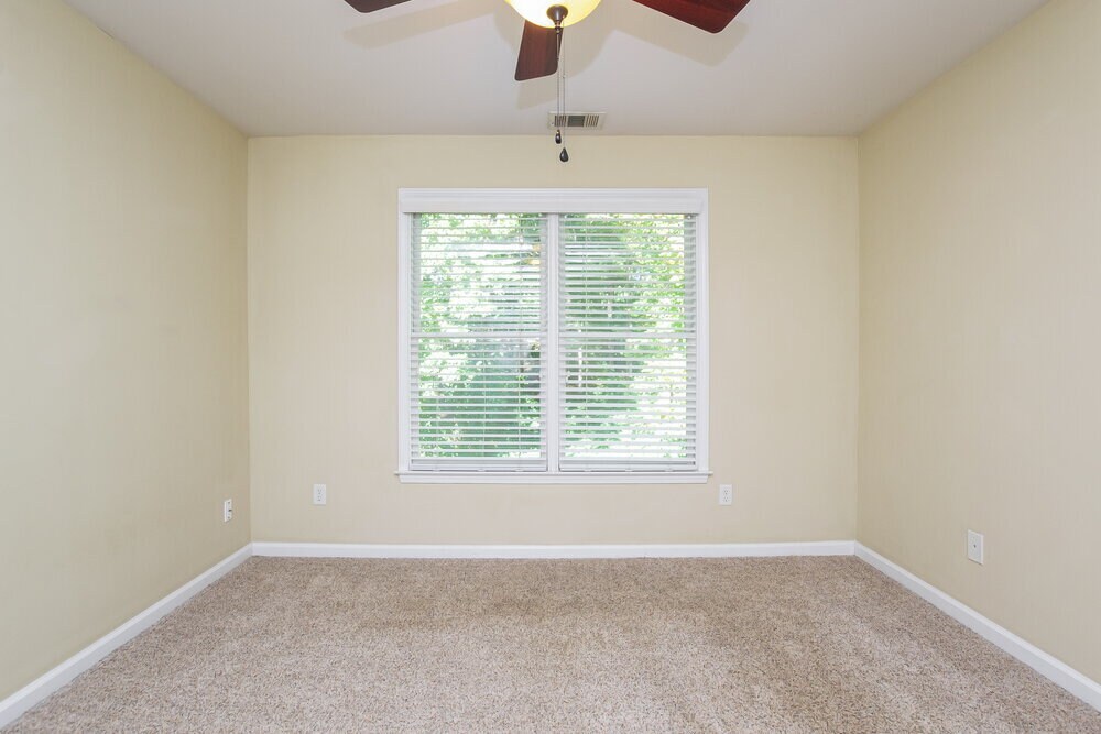 Building Photo - 1042 Amberton Ln