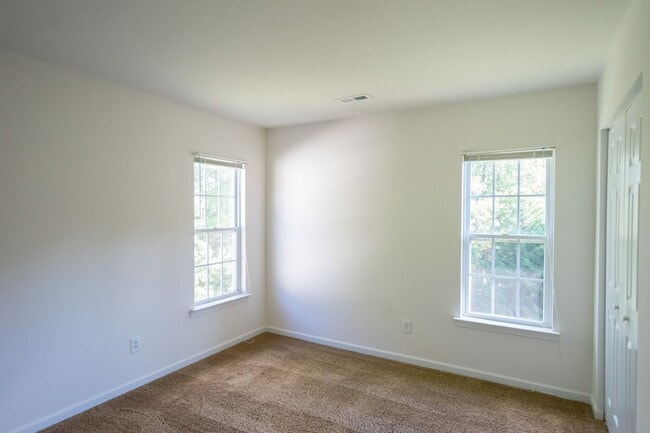 Building Photo - Pet-Friendly! Ballantyne/Blakeney, 4 bedroom-2.5 bath home on beautiful cul-de-sac lot