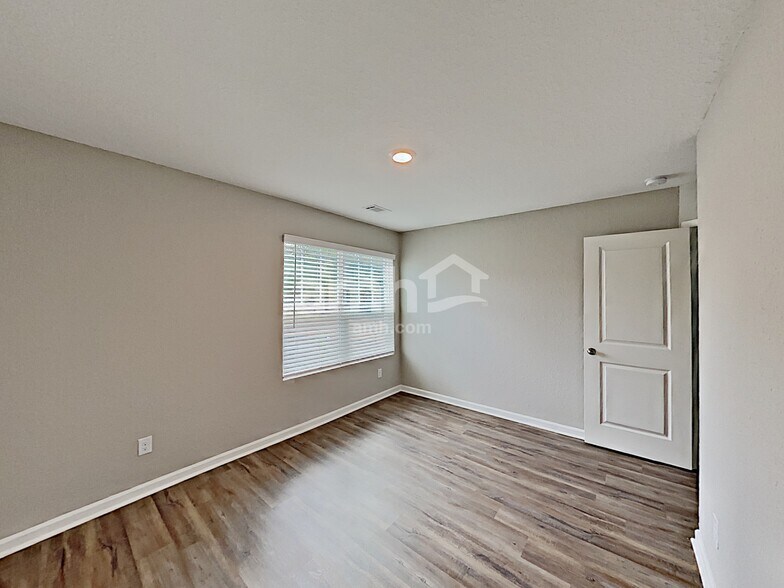 Building Photo - 4875 Bridle Path