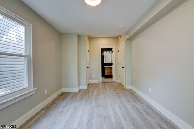 Building Photo - 477 S 20th St