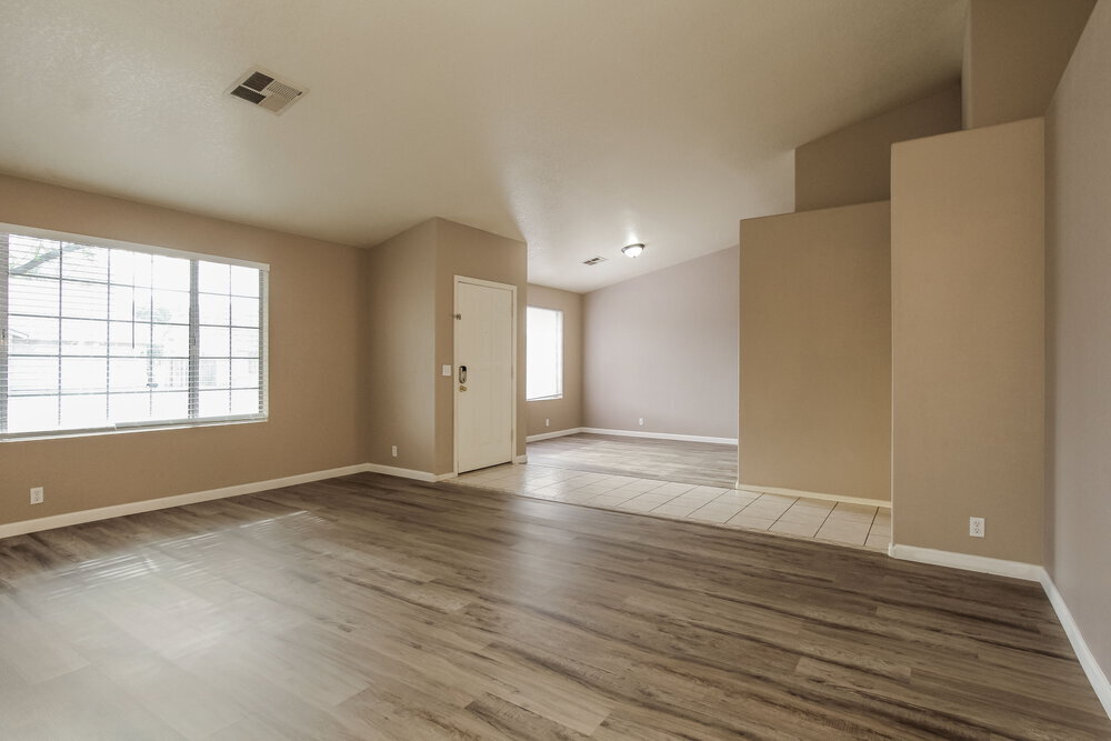 Building Photo - 8720 W Tuckey Ln