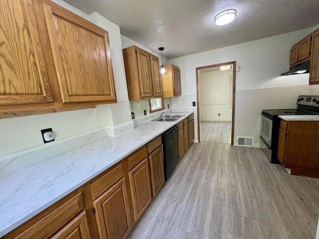 Building Photo - 1079 Orlando Ave