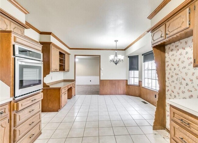 Building Photo - Spacious 4-Bedroom / 3-Bathroom Home in a Prime NW OKC Location!
