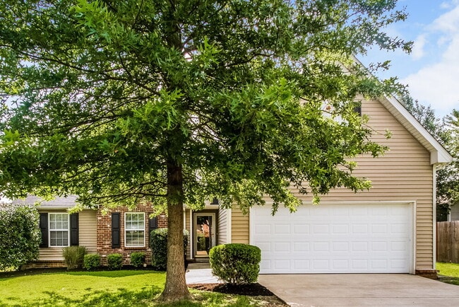 Building Photo - 1445 St Andrews Dr