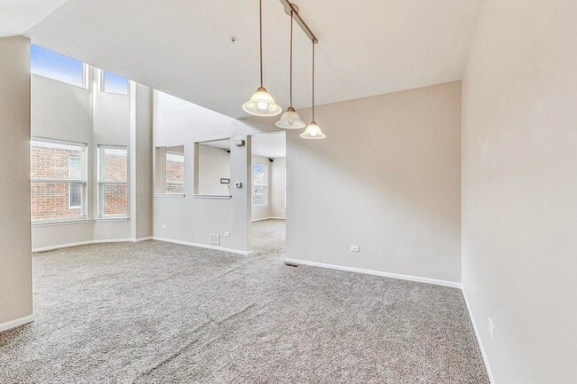 Building Photo - 1686 Buckingham Dr