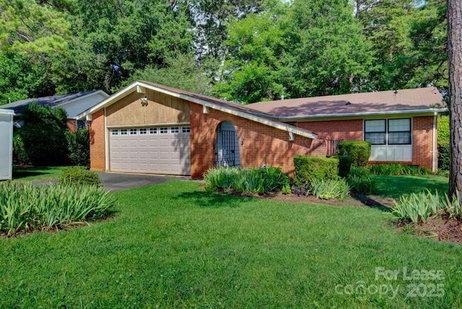 Primary Photo - 6412 Tomahawk Ln