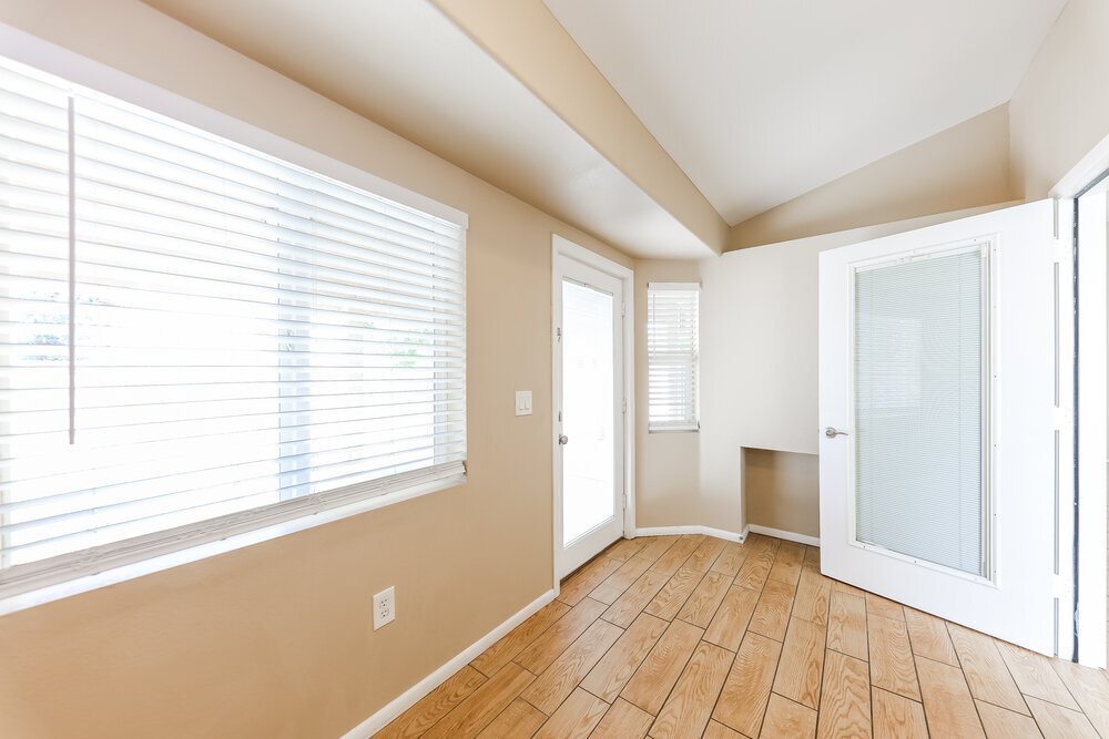 Building Photo - 10801 W Wagon Wheel Dr