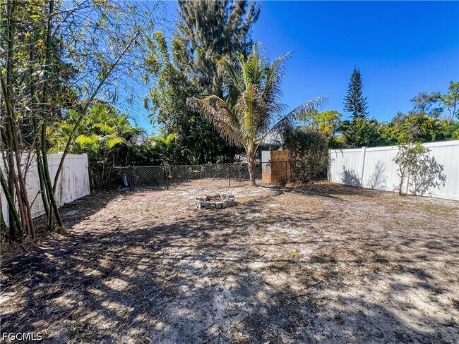 Building Photo - 18660 Miami Blvd