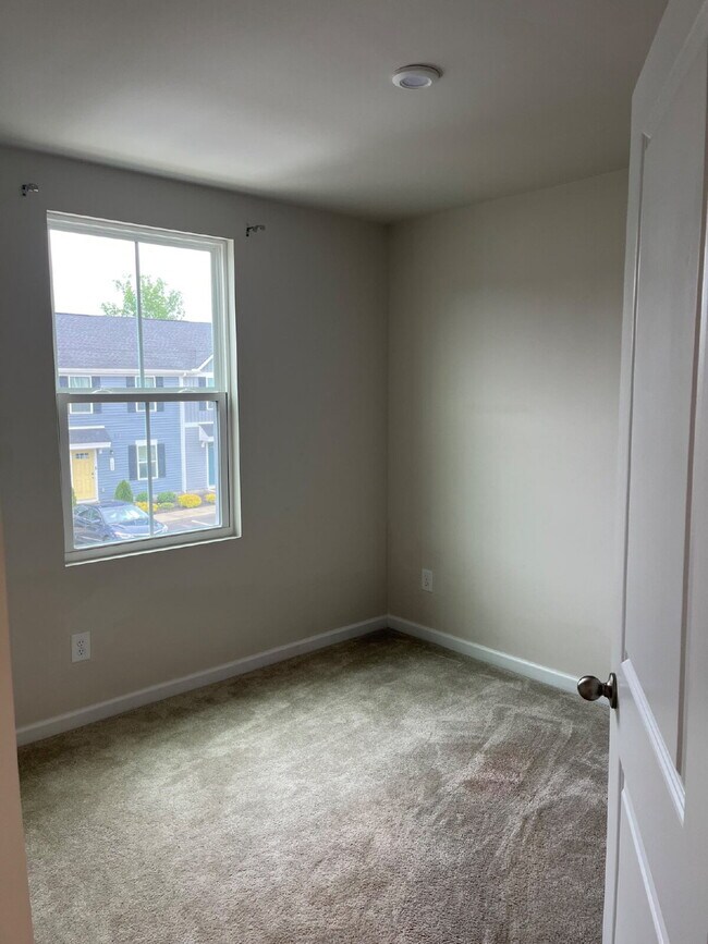 Building Photo - 1607 Mountain Ash Ln