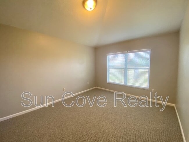 Building Photo - 5107 Gato Del Sol Cir