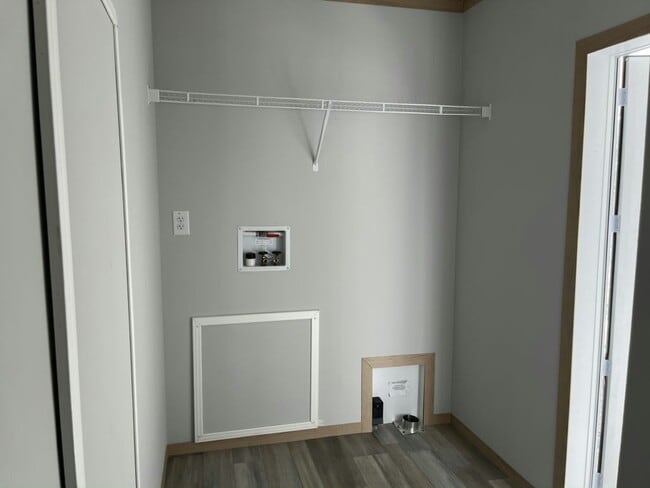 Building Photo - 15777 Bolesta Rd