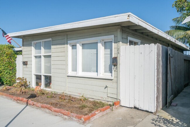 Building Photo - 218 29th St