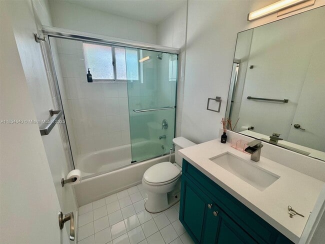 Building Photo - 10911 N Bayshore Dr
