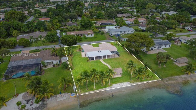 Building Photo - 10962 SW 117th St