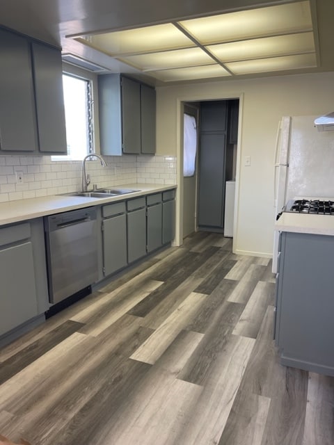 updated kitchen & new dishwasher - 4109 Beethoven St