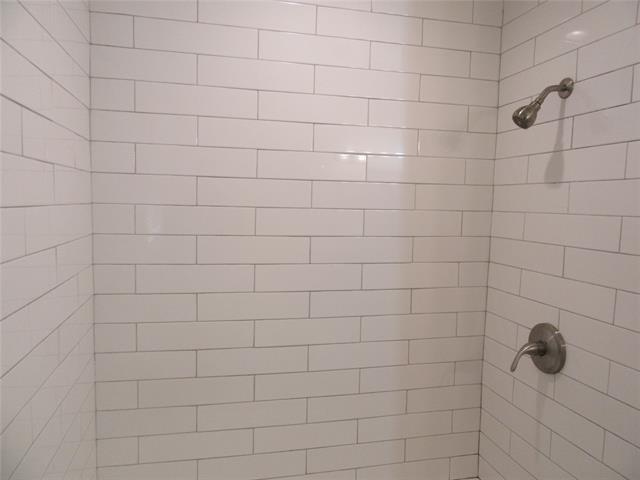 Building Photo - 702 Westmount Ave