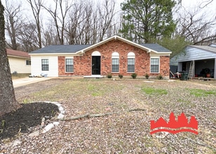 Building Photo - 638 Northaven Dr