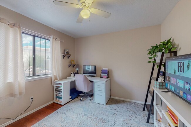 Building Photo - UNSER/LADERA 2 Bedroom  2 Bath  2 car gara...