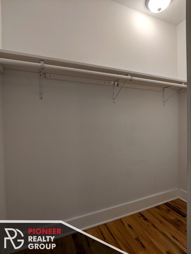 Building Photo - 1154 N Dearborn St