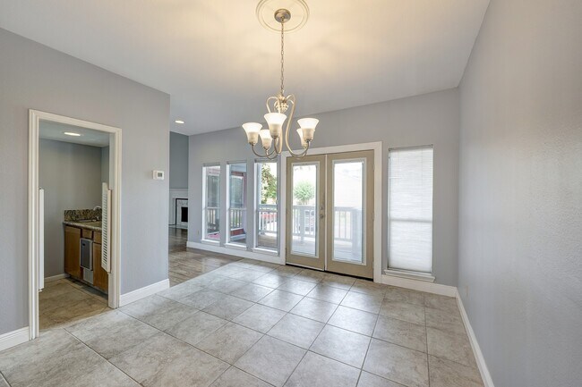 Building Photo - 2601 S Broadway St