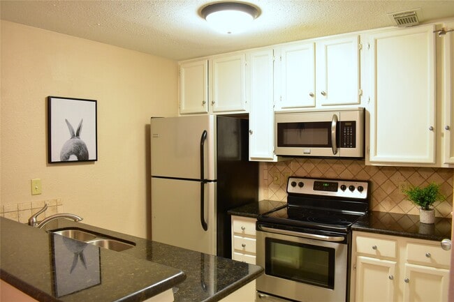 Building Photo - 11711 Memorial Dr